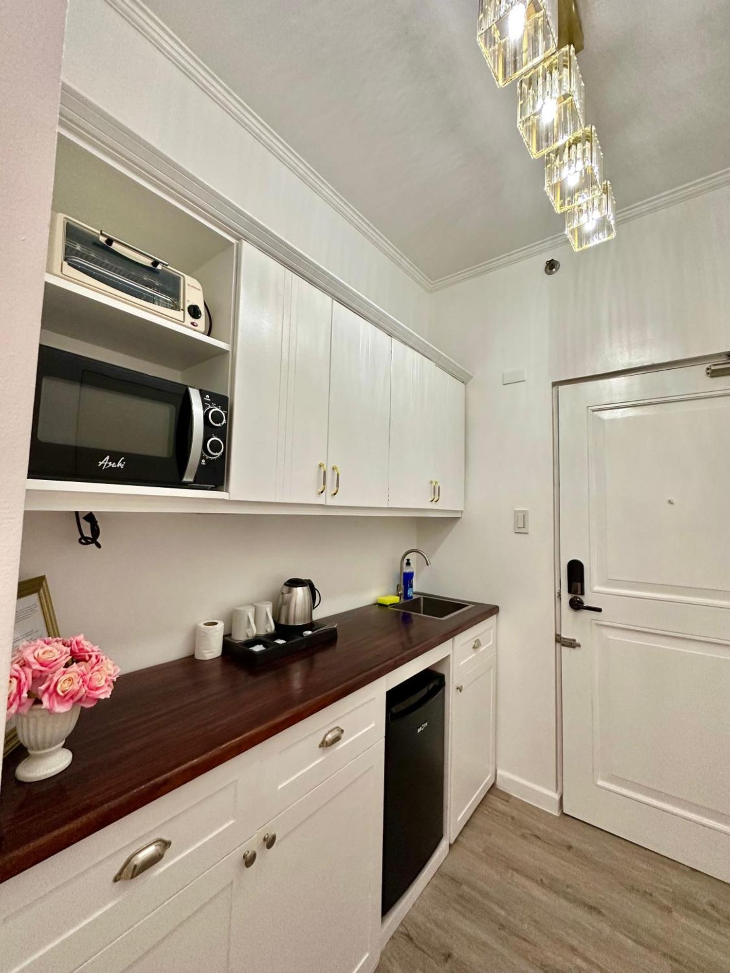 Studio Two Condominium, Alabang - Gold Fiber Wi-Fi -Netflix Ready 文珍俞巴市 外观 照片